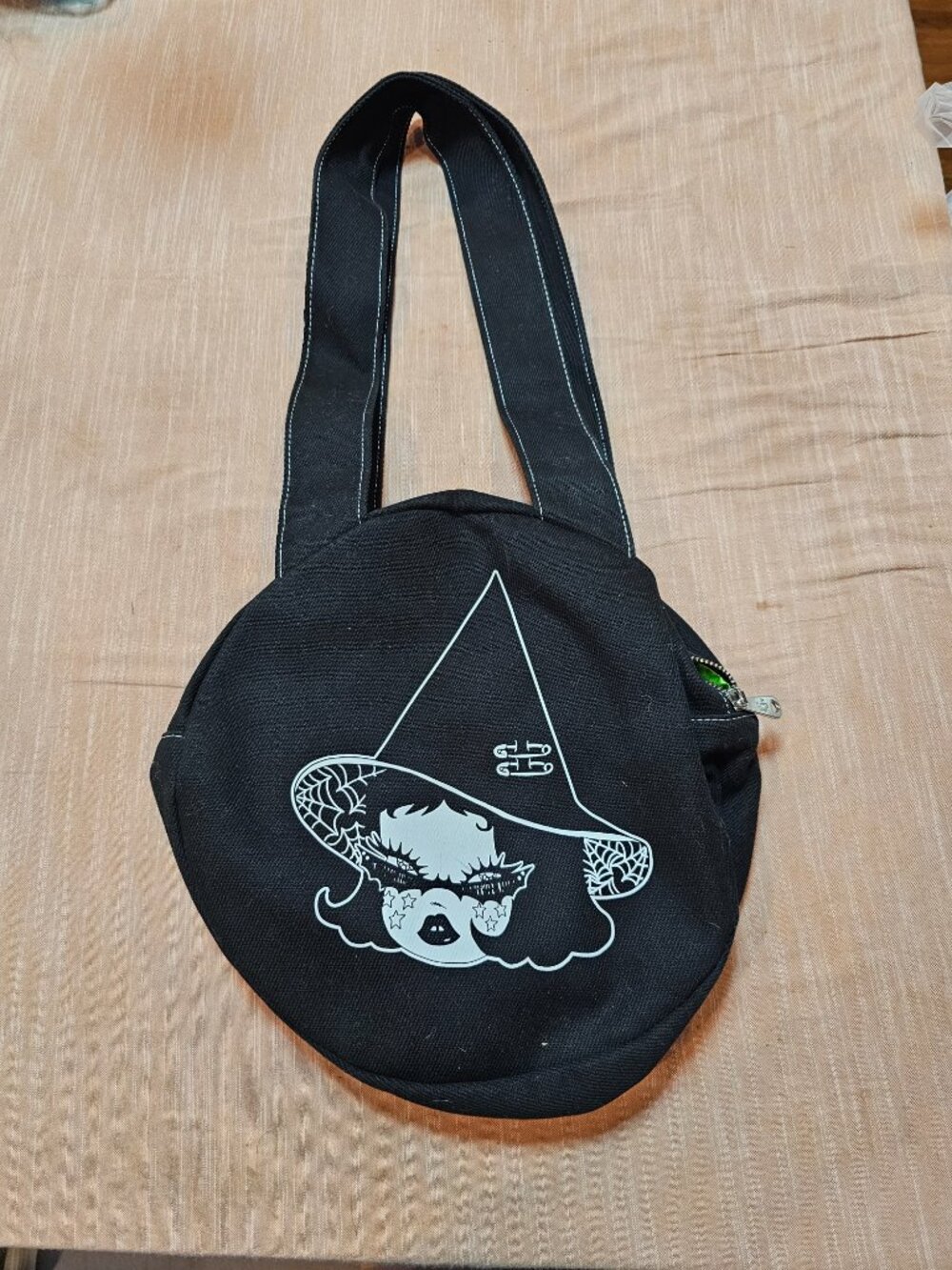 Valfre Woven Shoulder Bag - Picture 6 of 7